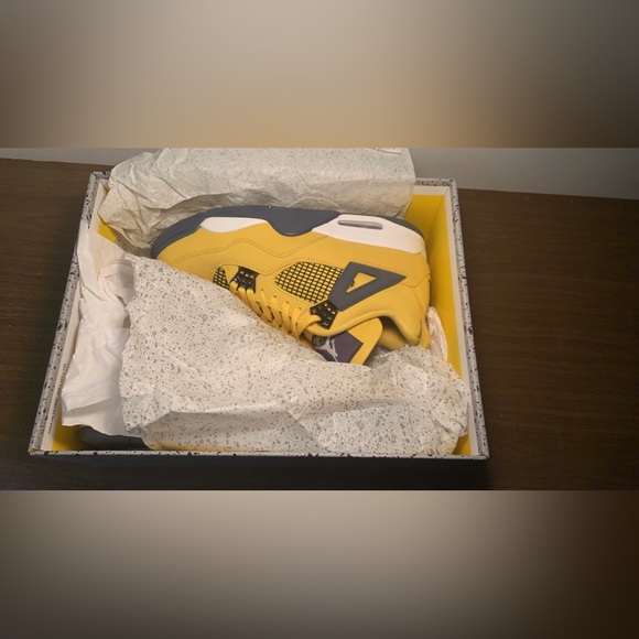 Jordan 4 Retro Lightning (2021) Size US Men’s 11.5 - Picture 5 of 12